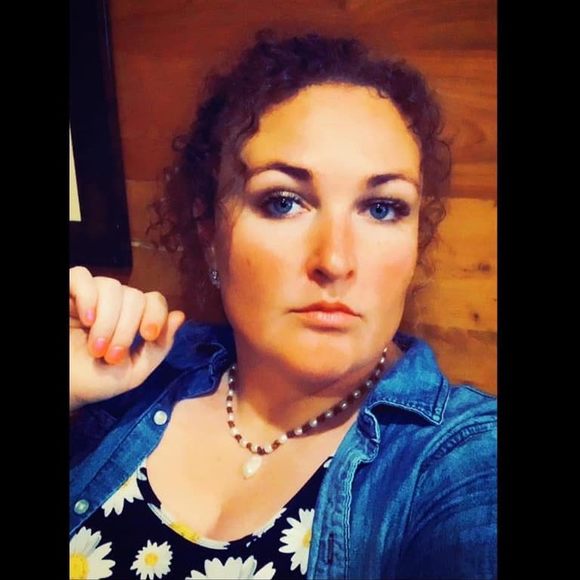 Meet your Posher, Michelle - Picture 1 of 1